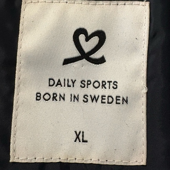 Daily Sports Navy Diamond/Heart Quilted Jacket with White Trim, Back Cinch Belt - Picture 8 of 16